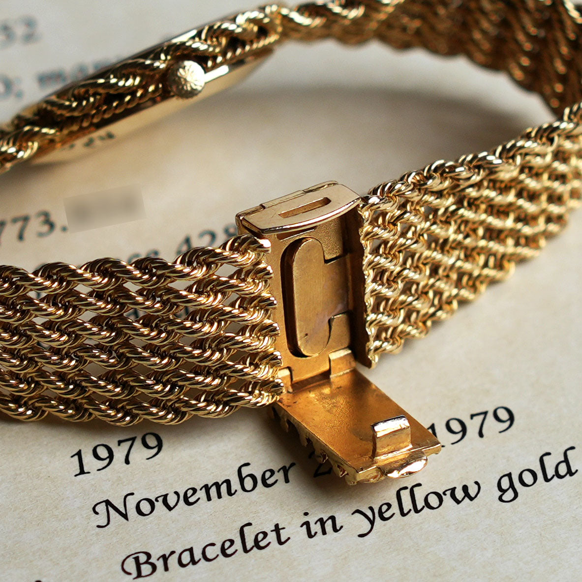 Patek Philippe Manual-wind Bracelet Watch, Coral dial, Yellow Gold