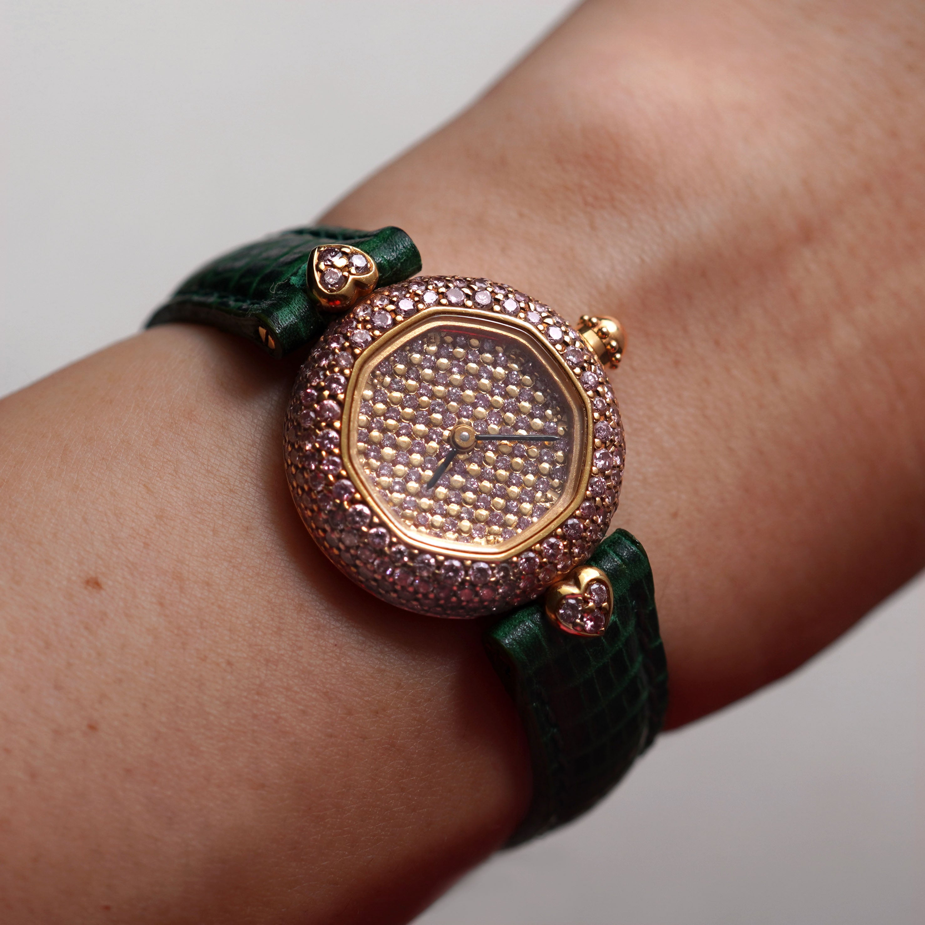 Gerald Genta Ladies Wristwatch, Pink Diamond-set Dial and Bezel, Ref. 3615.10, Yellow Gold