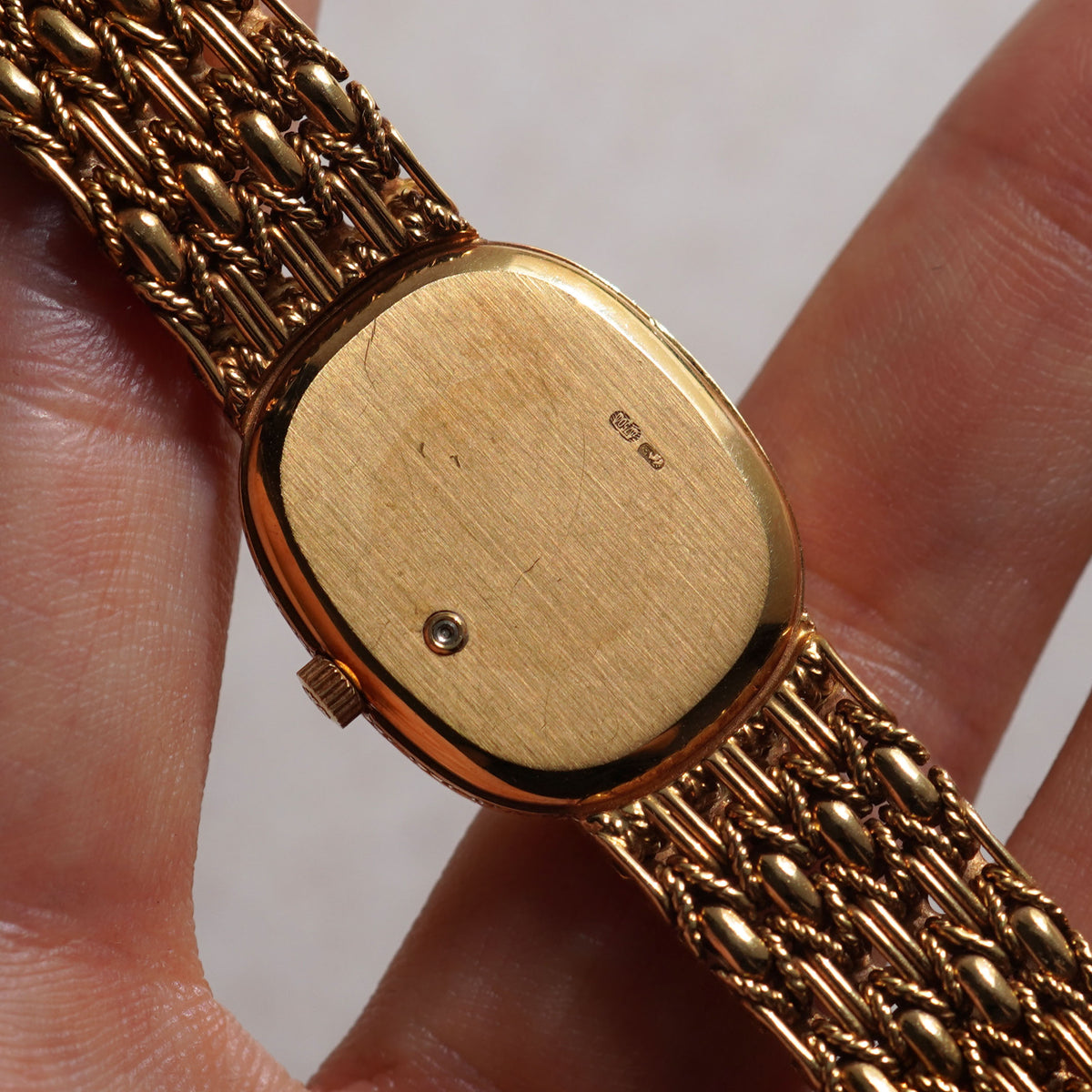 Patek Philippe Ladies Ellipse, Diamond bezel, Champagne dial, Ref. 4698/4, Yellow Gold