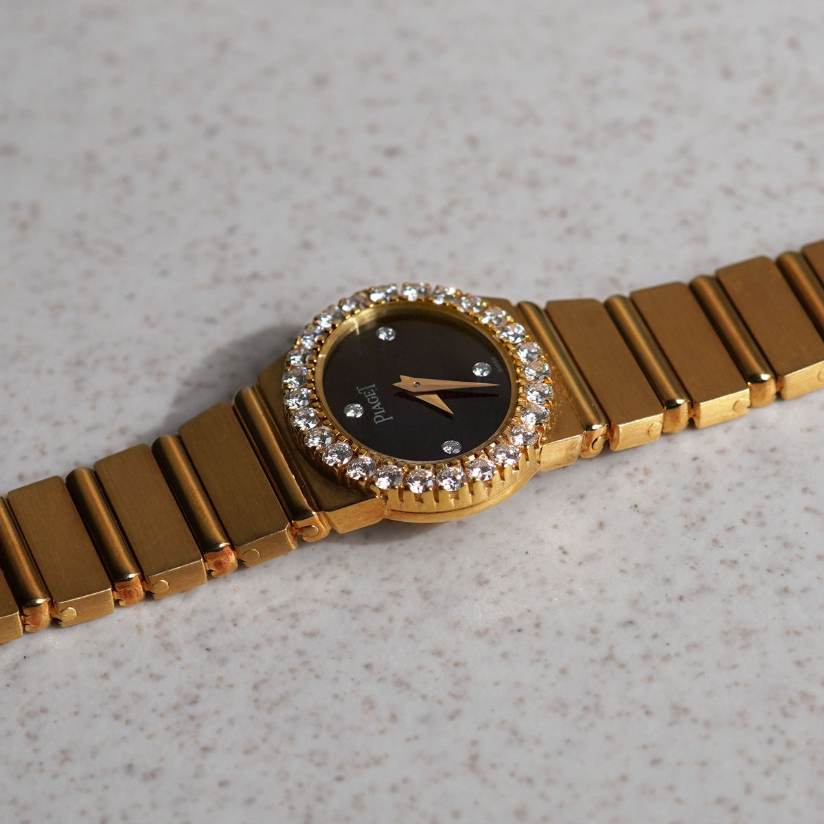 Piaget Polo, Ref. 8306 C701, Onyx dial with diamond markers, Yellow Gold