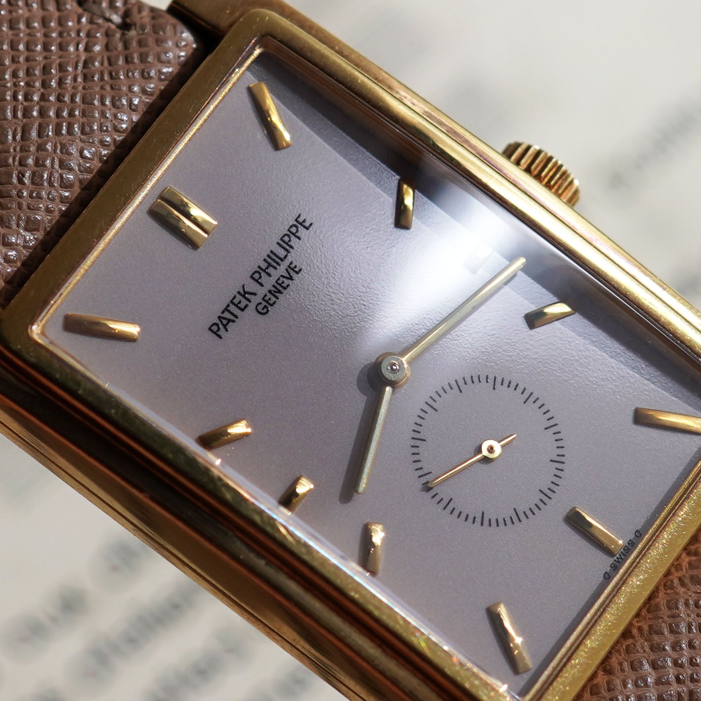 Patek Philippe Gondolo, Rare ivory glazed dial, Ref. 5009, Yellow Gold
