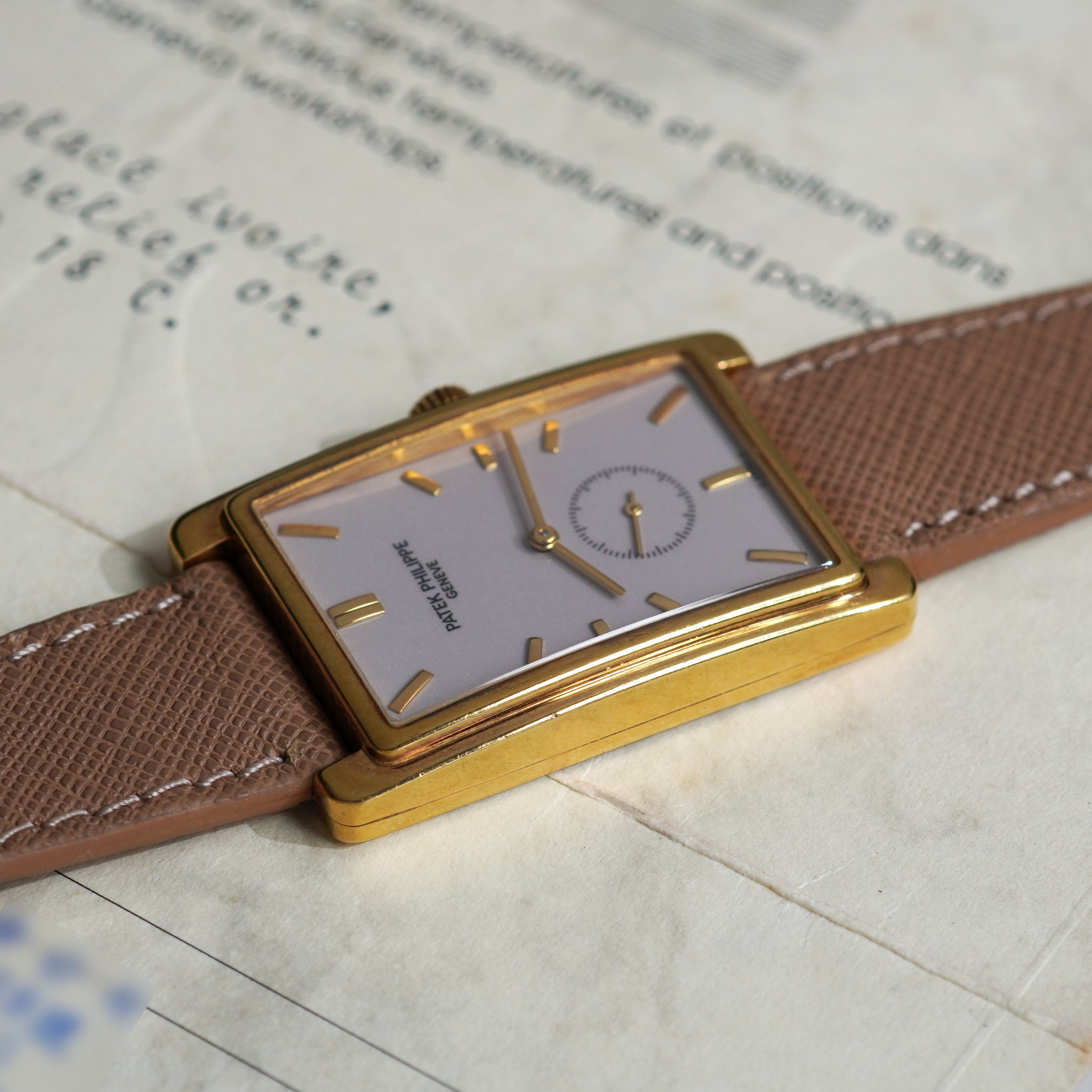Patek Philippe Gondolo, Rare ivory glazed dial, Ref. 5009, Yellow Gold