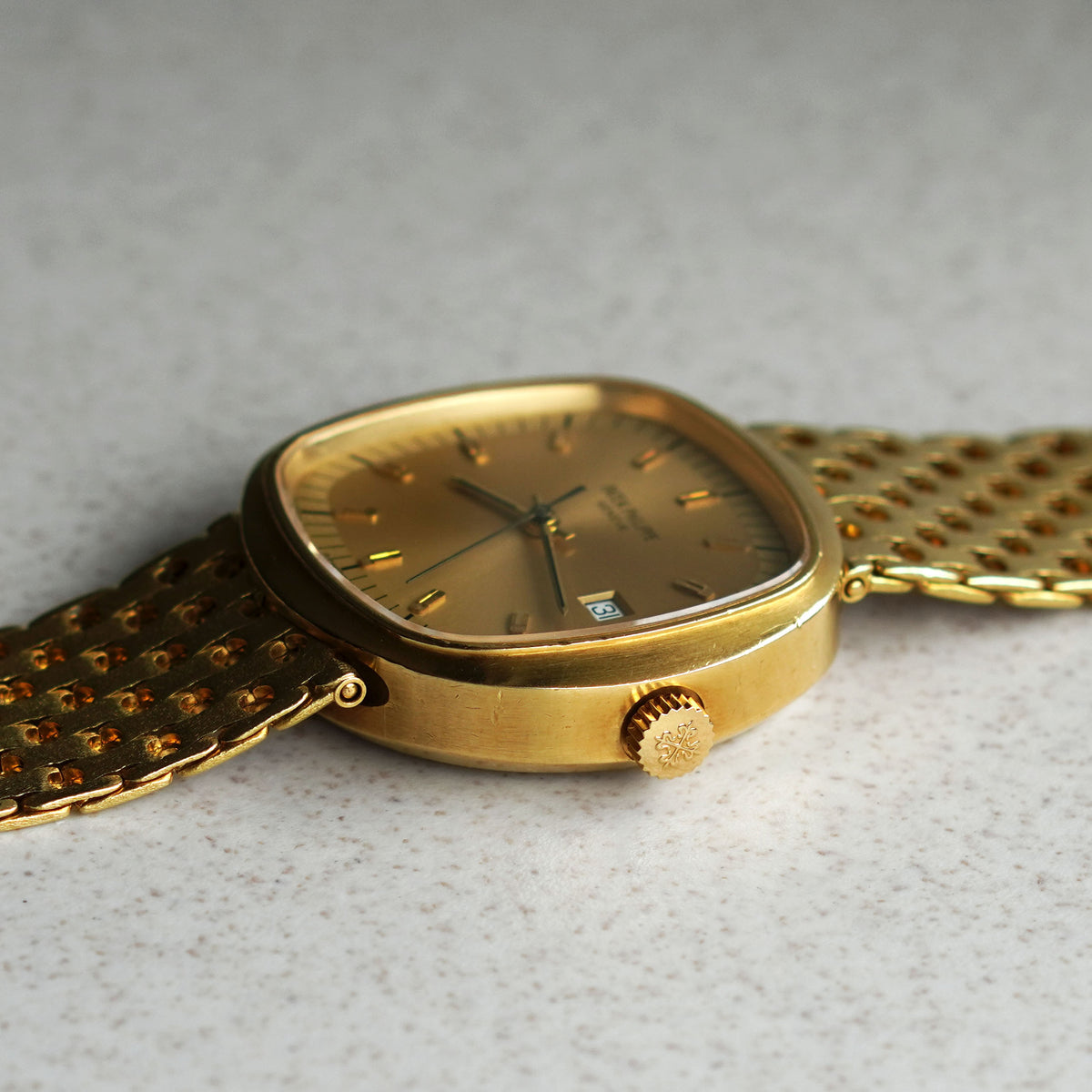 Patek Philippe Beta 21, Detachable "Swiss Cheese" Bracelet, Ref. 3597/2, Yellow Gold