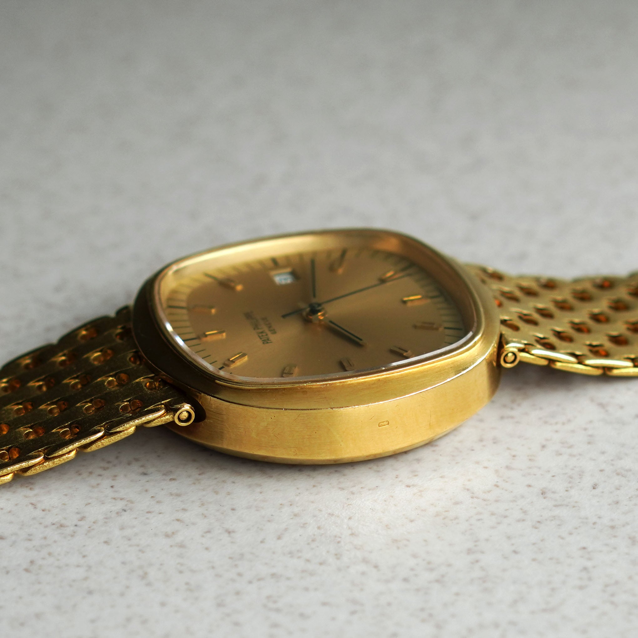 Patek Philippe Beta 21, Detachable "Swiss Cheese" Bracelet, Ref. 3597/2, Yellow Gold
