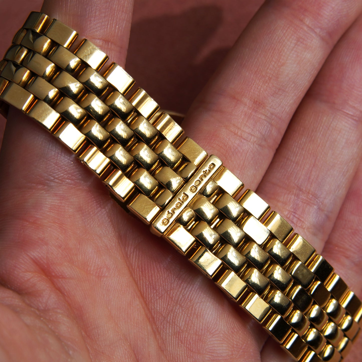 Gerald Genta GMT Date, Yellow Gold