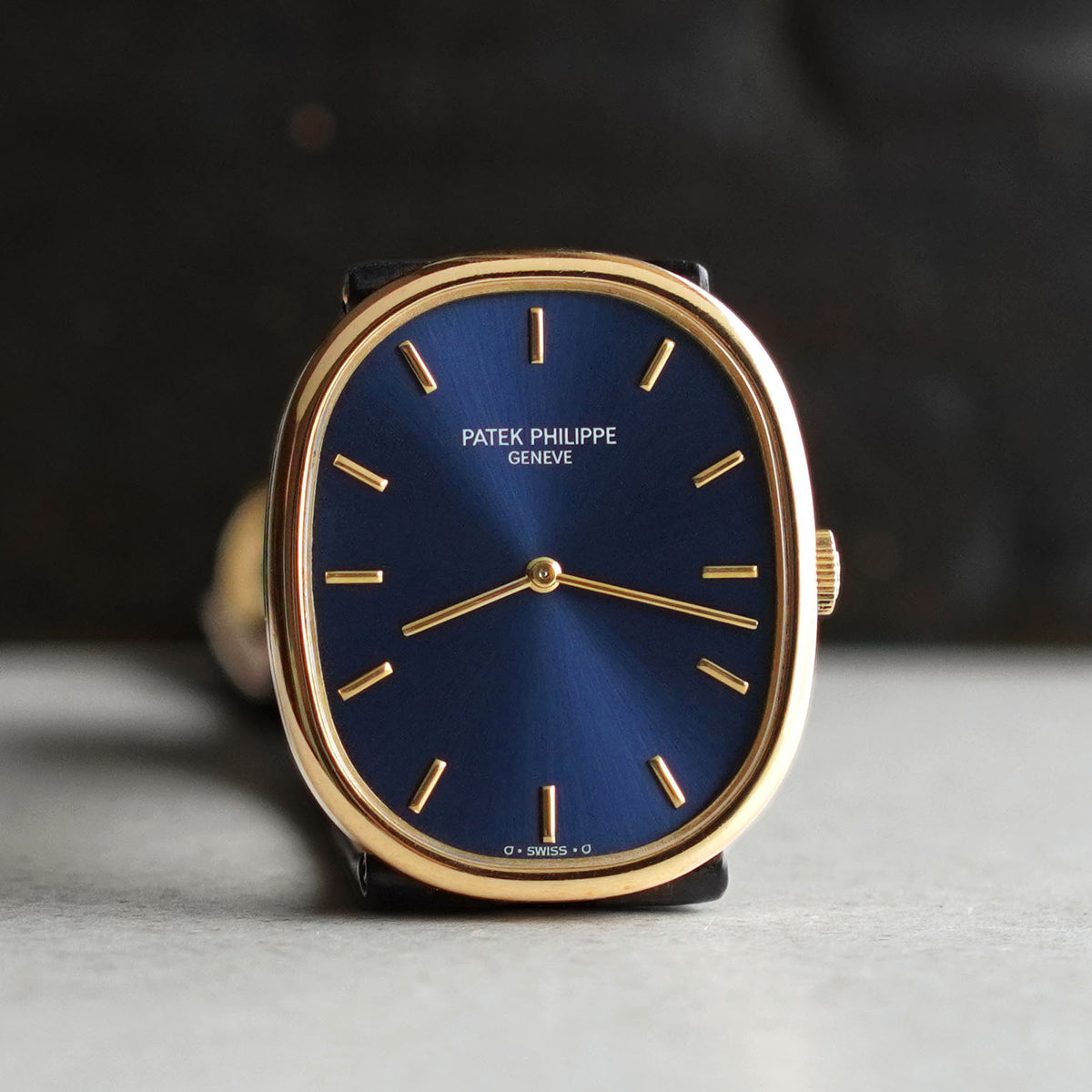 Patek Philippe Ellipse Blue Sigma Dial, Ref. 3848, Yellow Gold