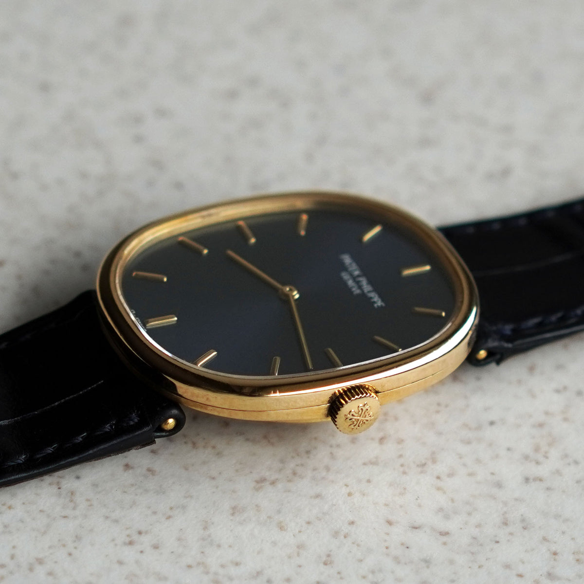 Patek Philippe Ellipse Blue Sigma Dial, Ref. 3848, Yellow Gold