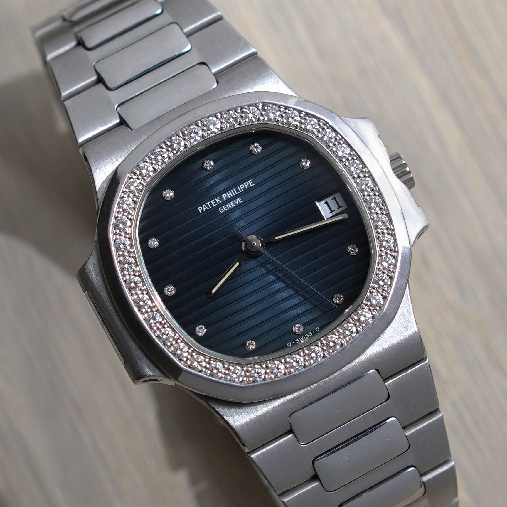 Patek Philippe Nautilus Ref. 3800, Blue dial, Diamond Index and Diamond Bezel, White Gold