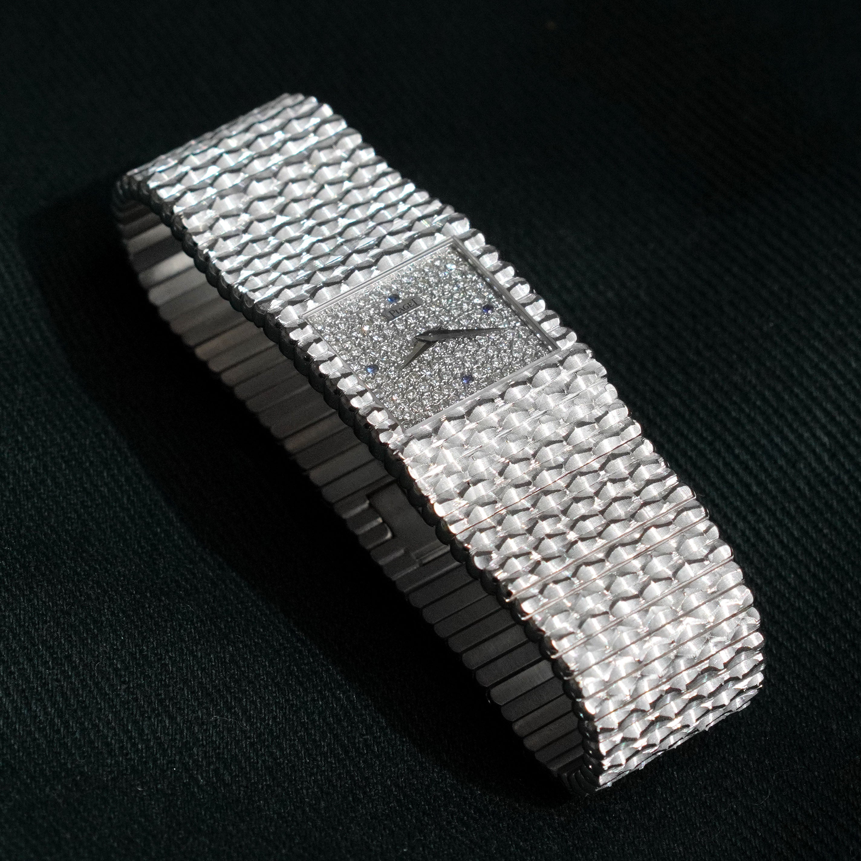 Piaget Emperador, Factory-Set Diamond Dial with Blue Sapphires, Ref. 9131C520, White Gold
