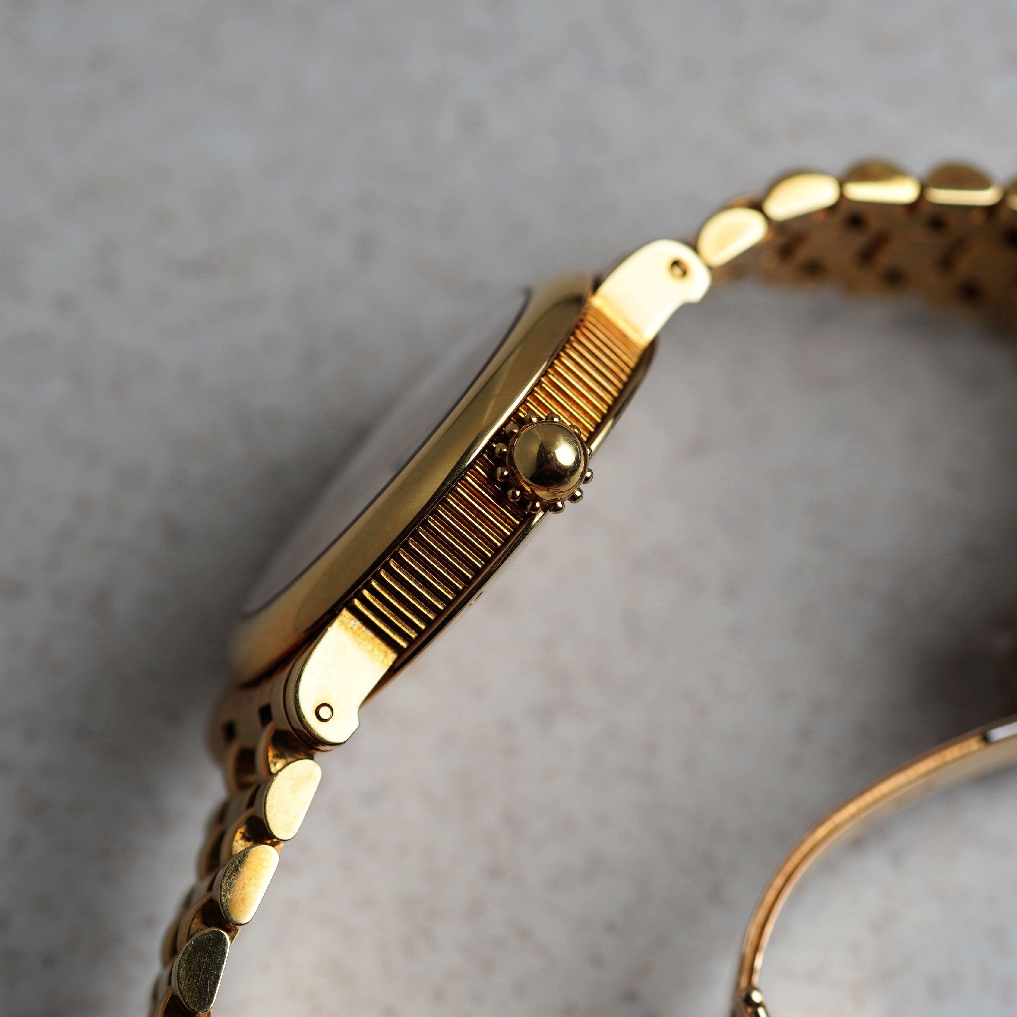 Gerald Genta Jumping Hour with Retrograde Minutes Bracelet Watch, Mother of Pearl Dial, Ref. G.3634, Yellow Gold