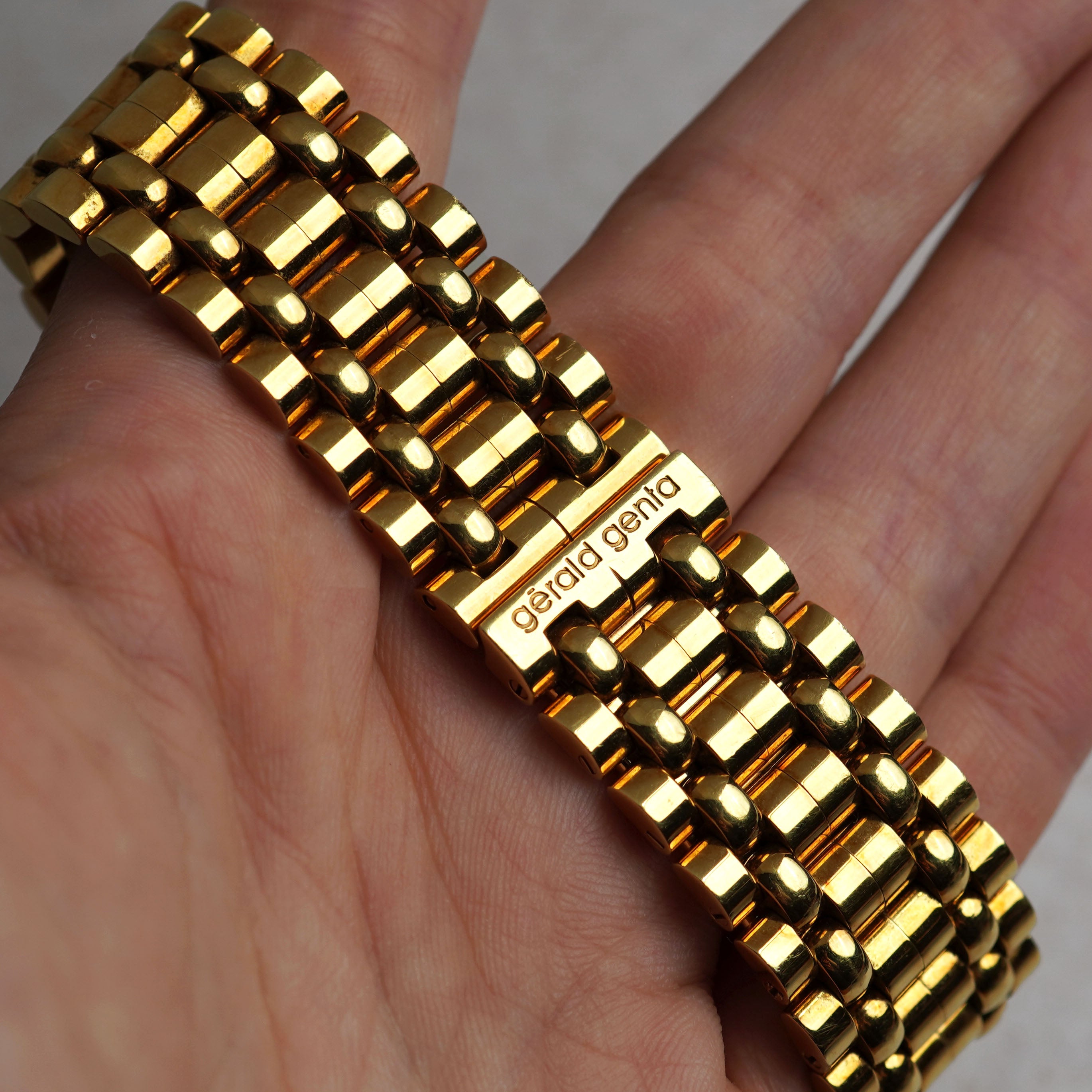 Gerald Genta Jumping Hour with Retrograde Minutes Bracelet Watch, Mother of Pearl Dial, Ref. G.3634, Yellow Gold