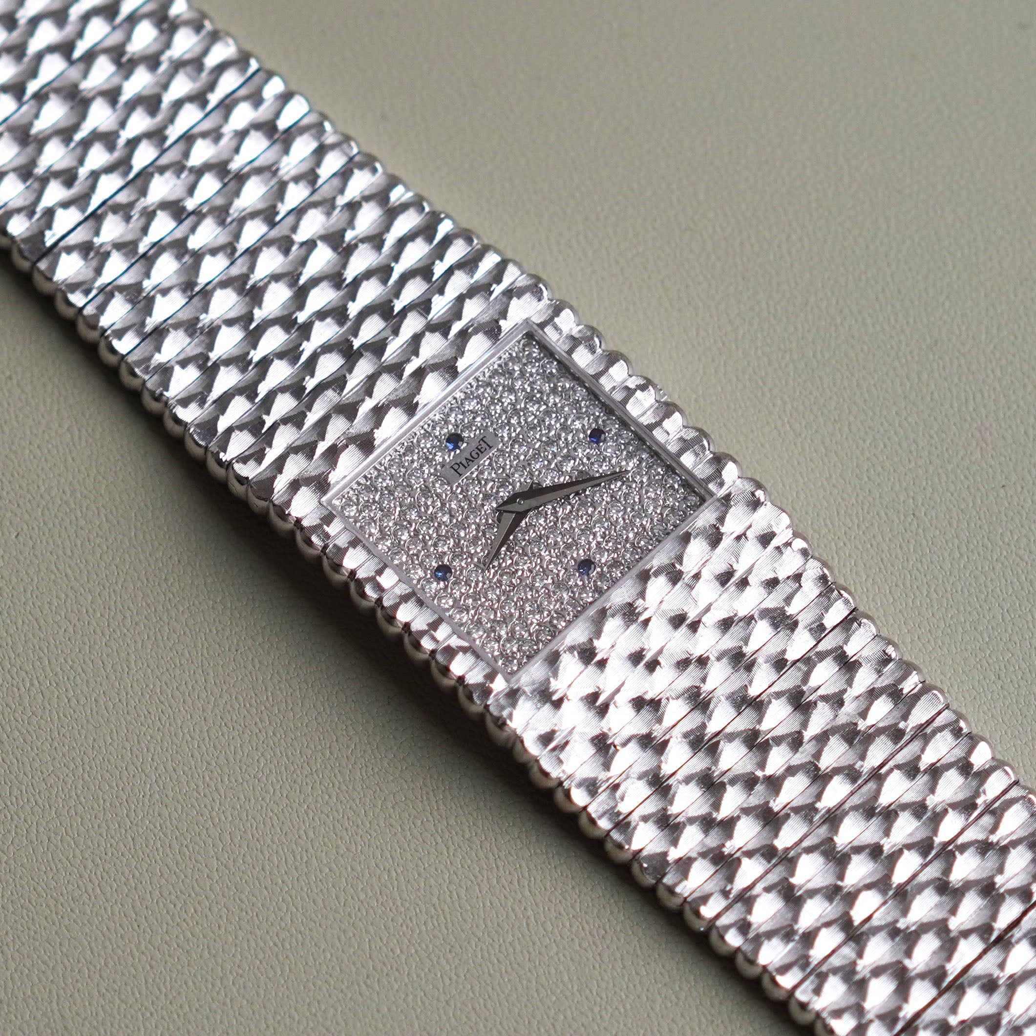 Piaget Emperador, Factory-Set Diamond Dial with Blue Sapphires, Ref. 9131C520, White Gold