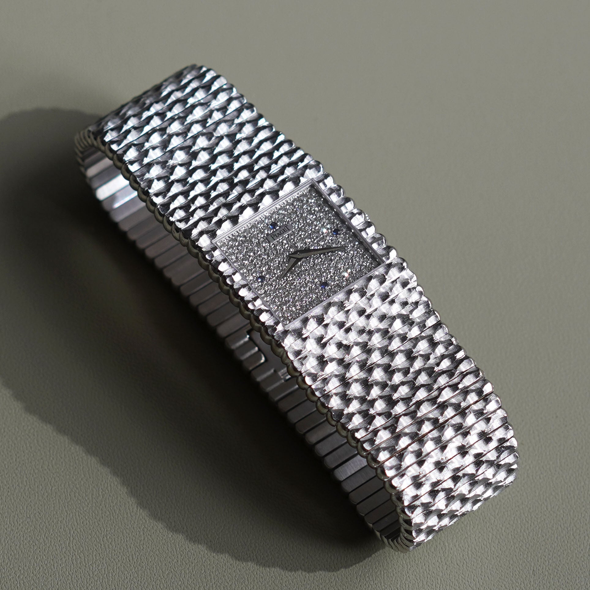 Piaget Emperador, Factory-Set Diamond Dial with Blue Sapphires, Ref. 9131C520, White Gold