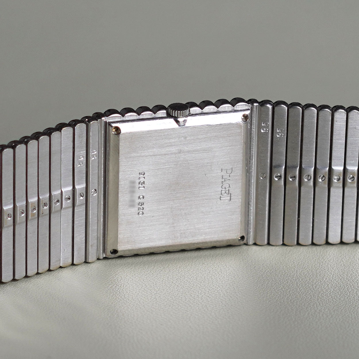 Piaget Emperador, Factory-Set Diamond Dial with Blue Sapphires, Ref. 9131C520, White Gold
