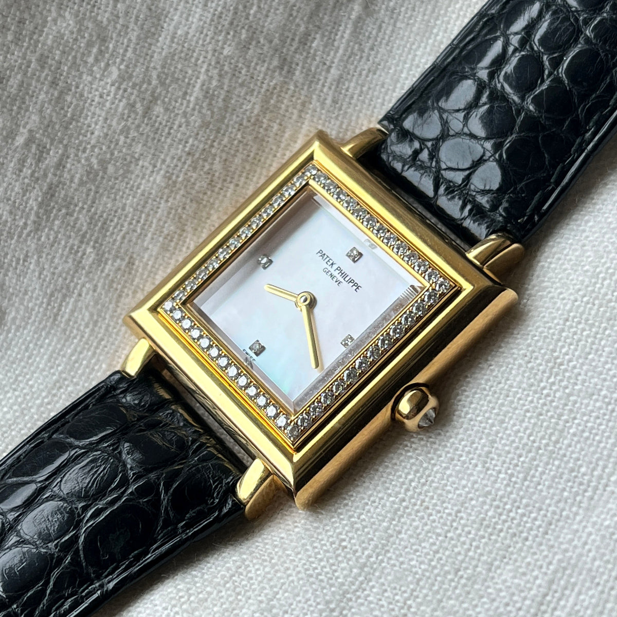 Patek Philippe Ladies Gondolo, Ref. 4866, MOP dial, Diamond bezel, Yellow Gold