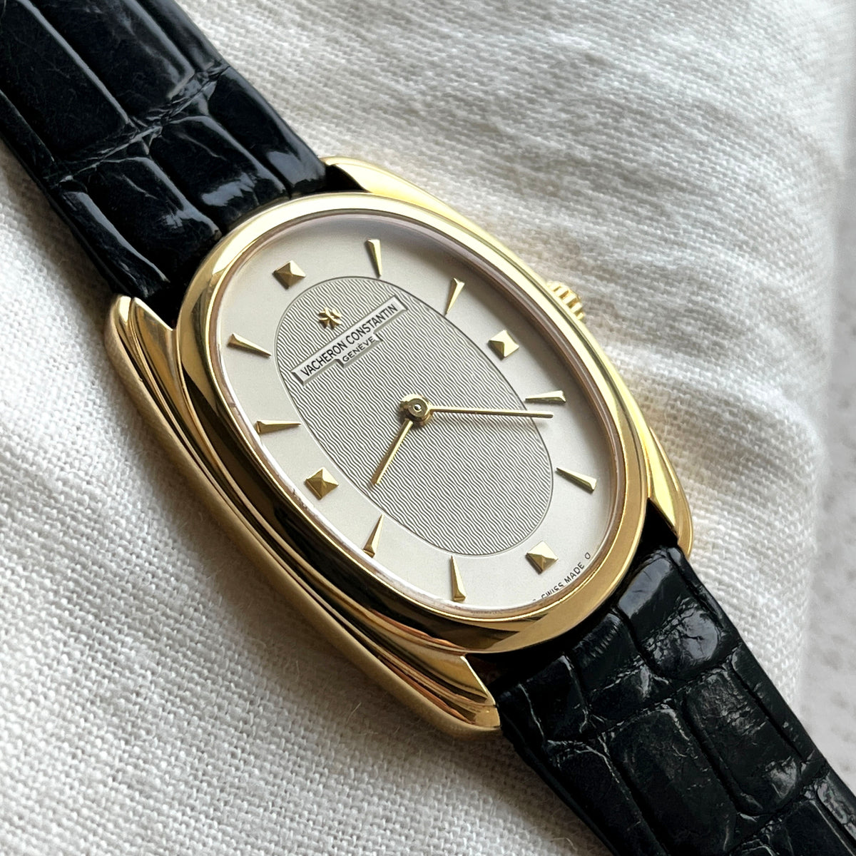 Vacheron Constantin Les Historiques Oval, Ref. 31110, Yellow Gold